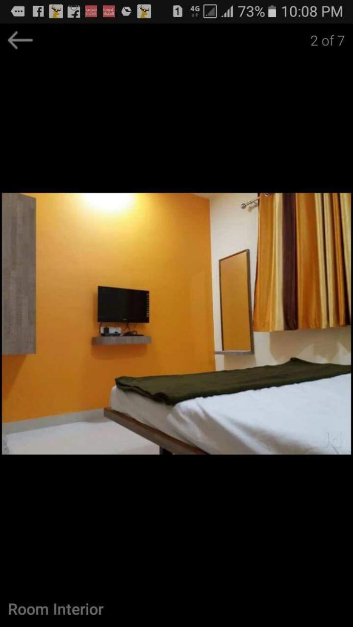 Vrundavan Hotel And Lodging Akalkot Buitenkant foto